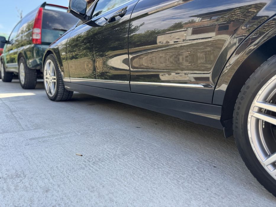 Предна и задна и прагове броня MERCEDES W204