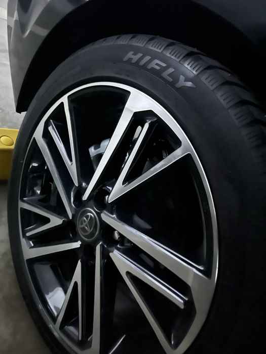 Зимние шины 19 размер в хорошем состоянии