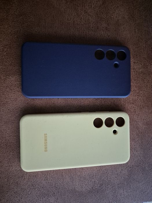 Vând 2 Huse Samsung S24!