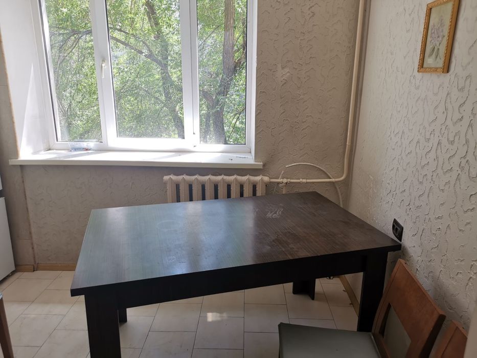 Стол и стулья возможен торг