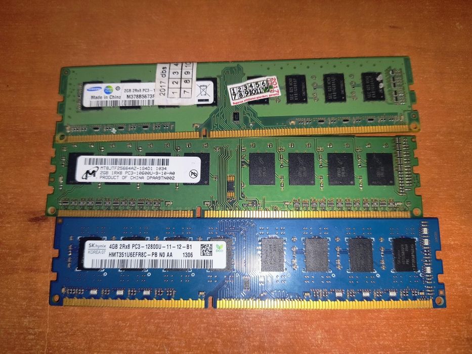 Vând 8gb RAM DDR3 3 placute