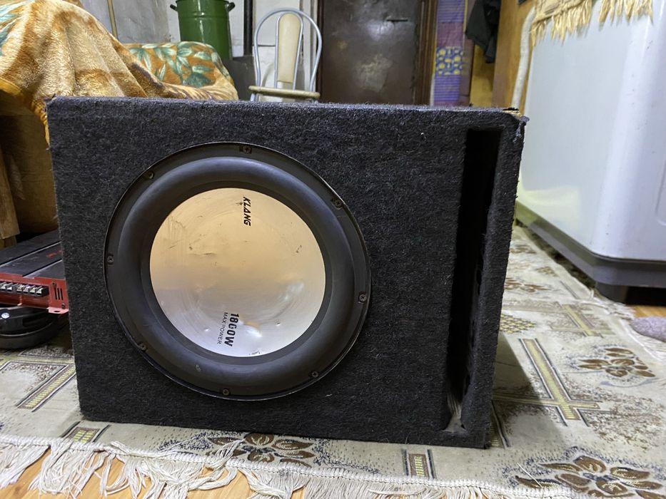 Продам саб с усилителем