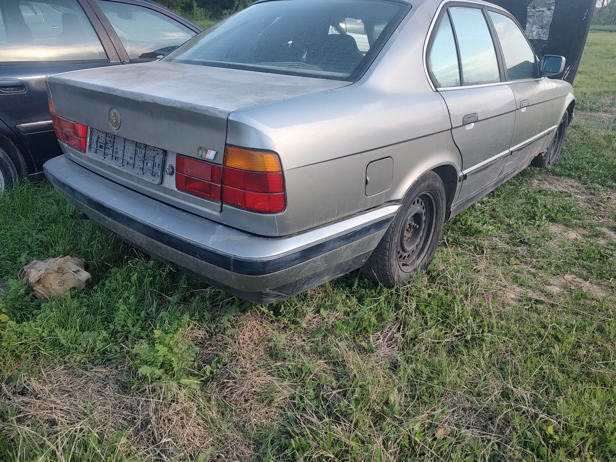 На части БМВ 524td BMW E34