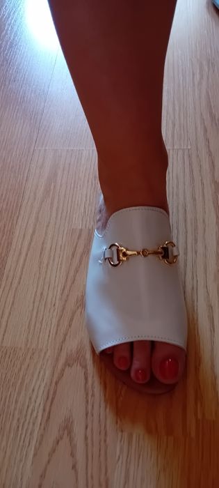 Papuci din piele