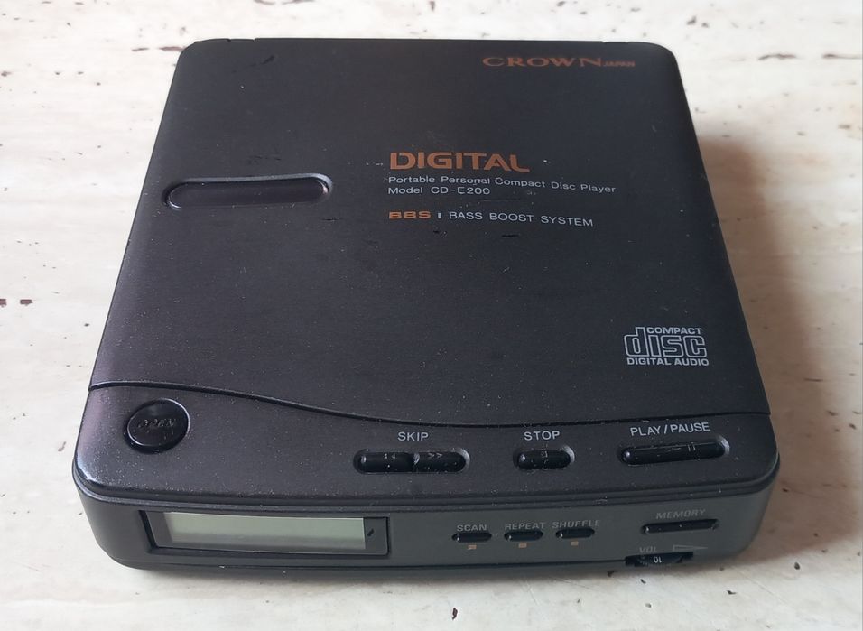CD player vintage crown E200