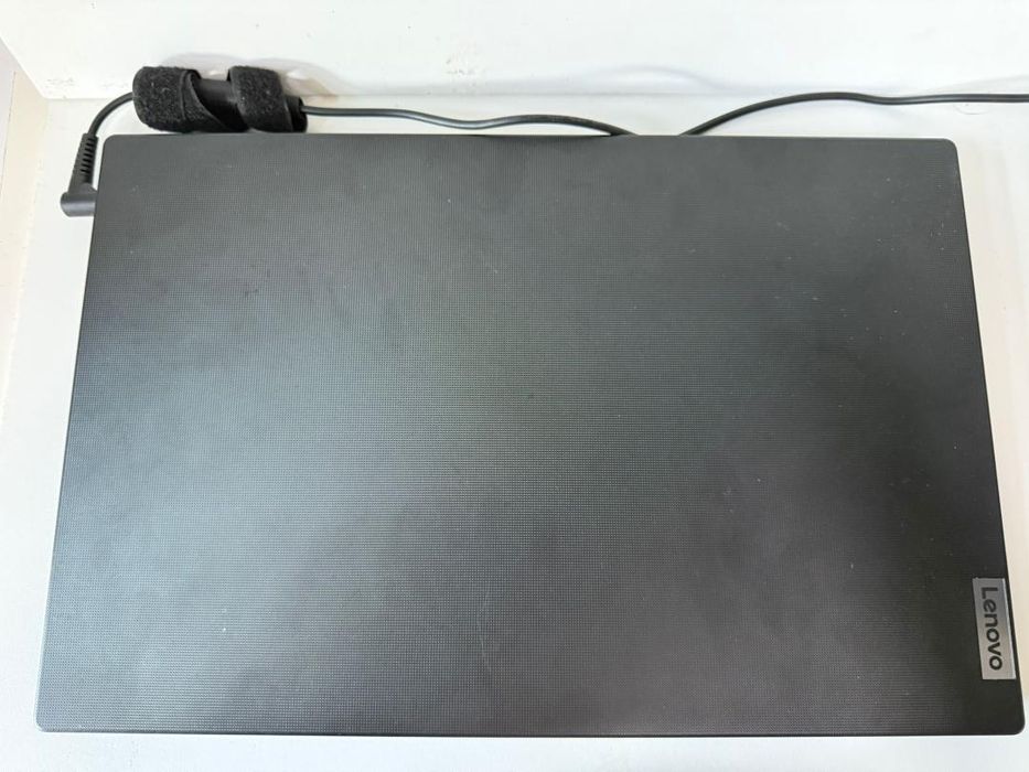 laptop Lenovo IdeaPad V15 -P-