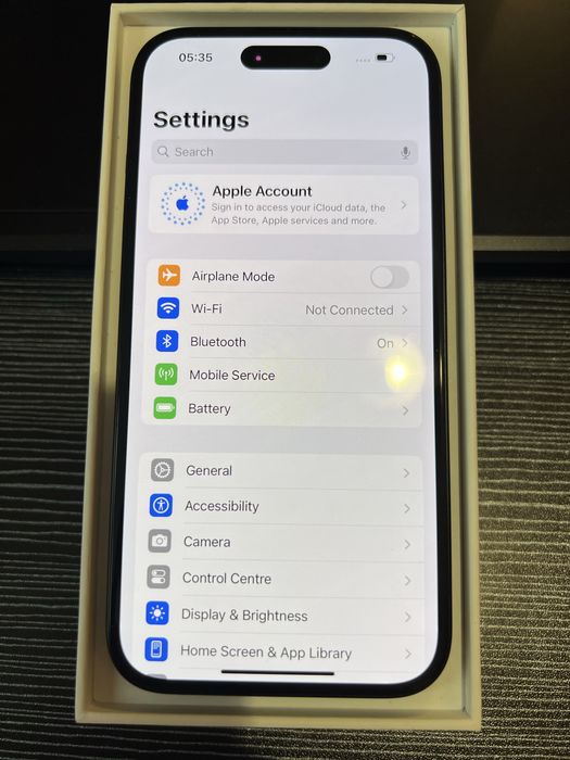 Като нов!! iPhone 15 / black / 512 gb