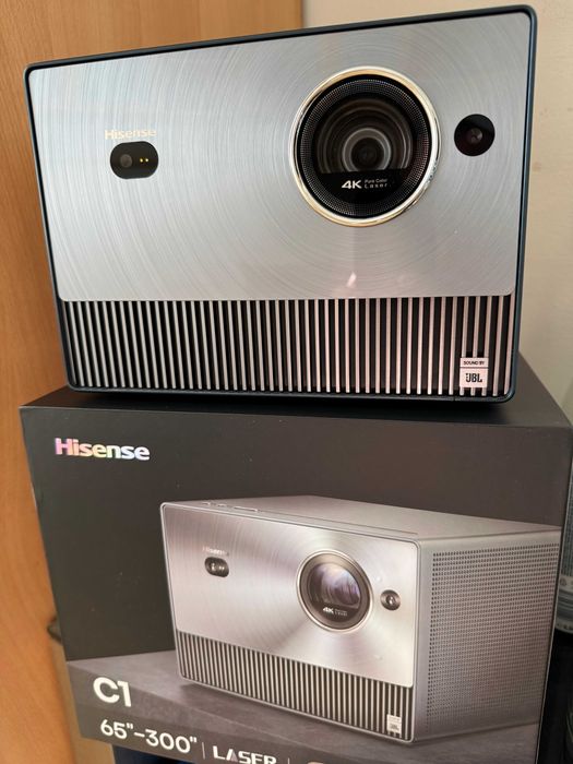 Videoproiector Smart HISENSE C1, Ultra HD 4K, HDR10+