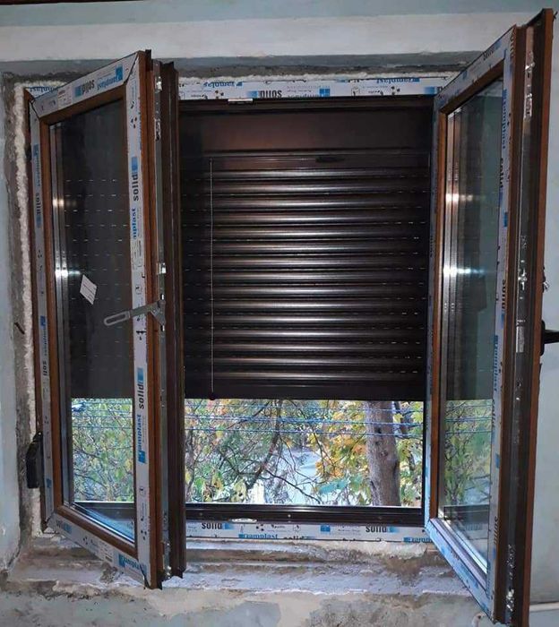 RULOURI Aluminiu si Usi de garaj rezidentiale SECTIONALE