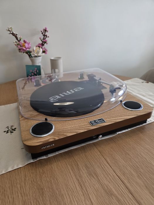 Грамофон AIWA GBTUR-120WD