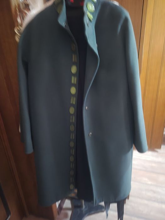 Продам женское пальто.