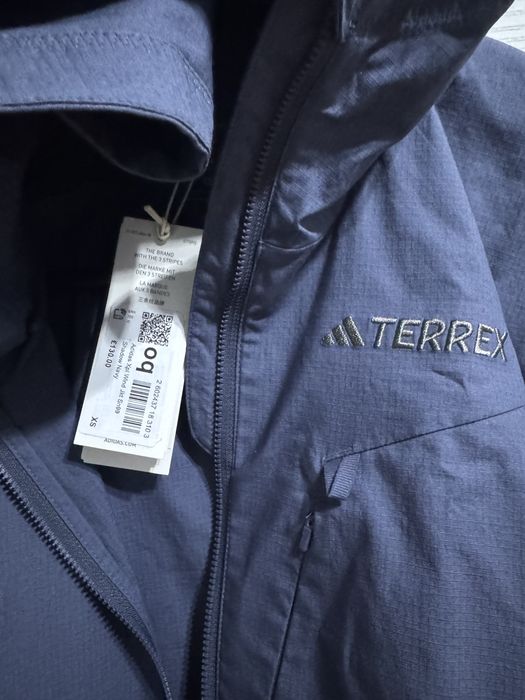 Чисто нови якета Originals, Terrex, Performance в размер XS