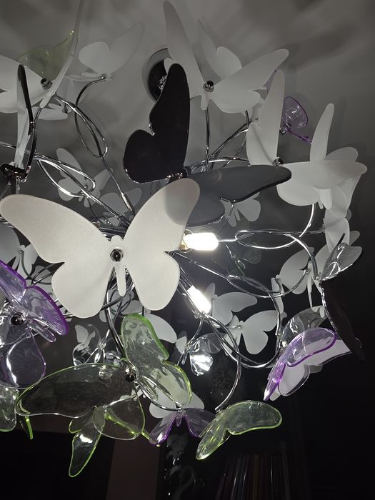 Полилей с пеперуди