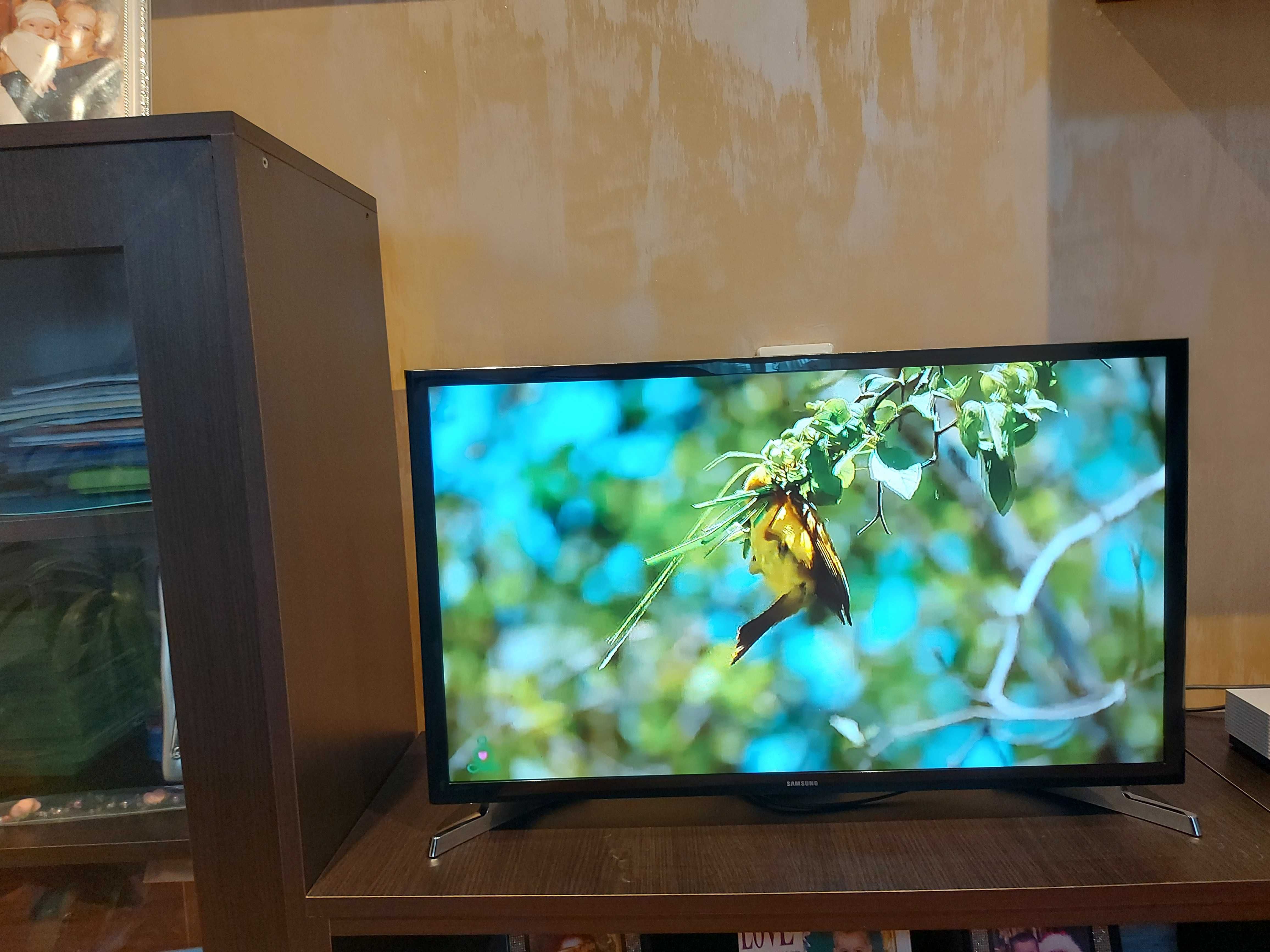 TV Samsung LED Smart display fisurat