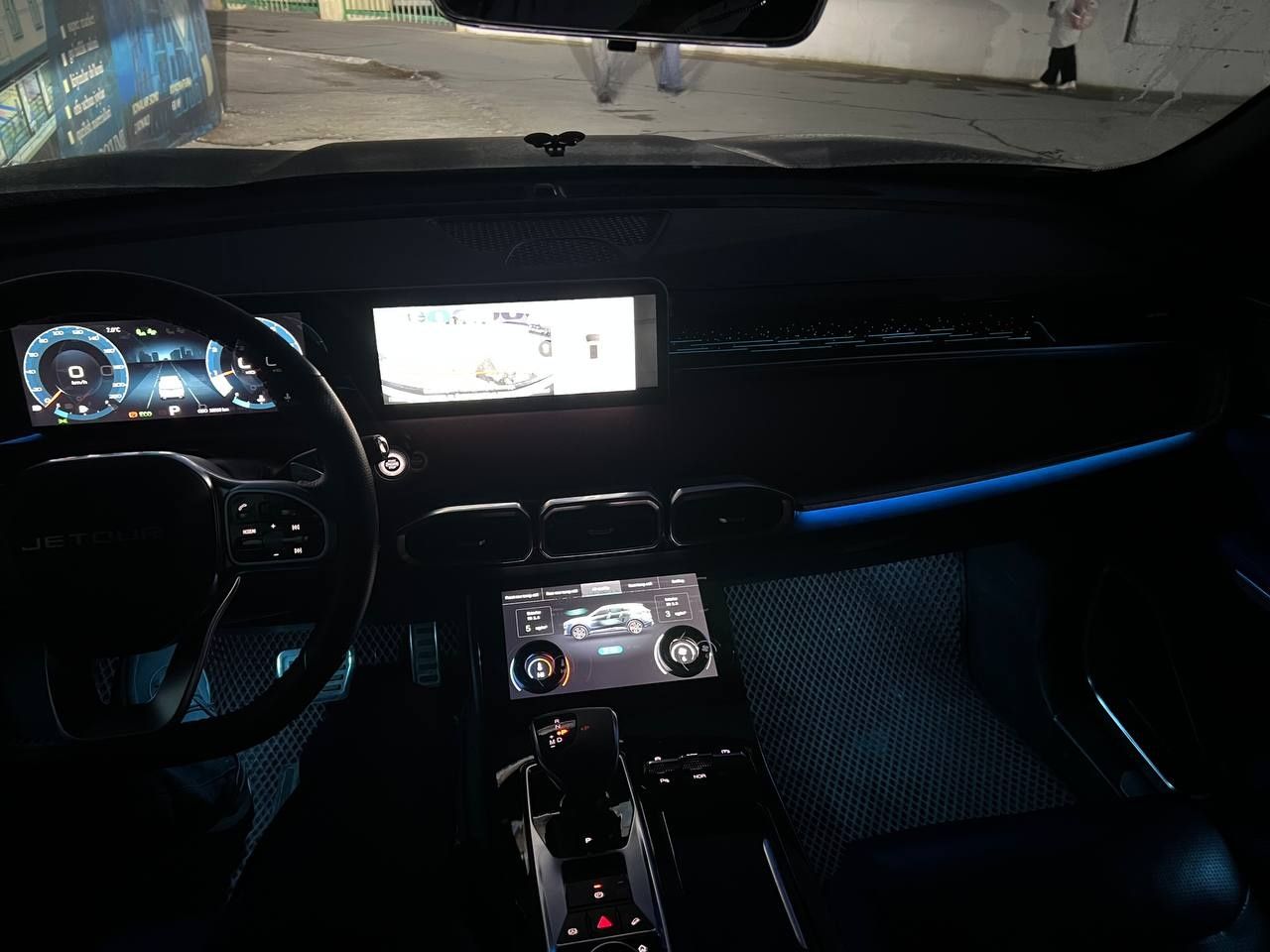 Jetour x 70 plus сотилади