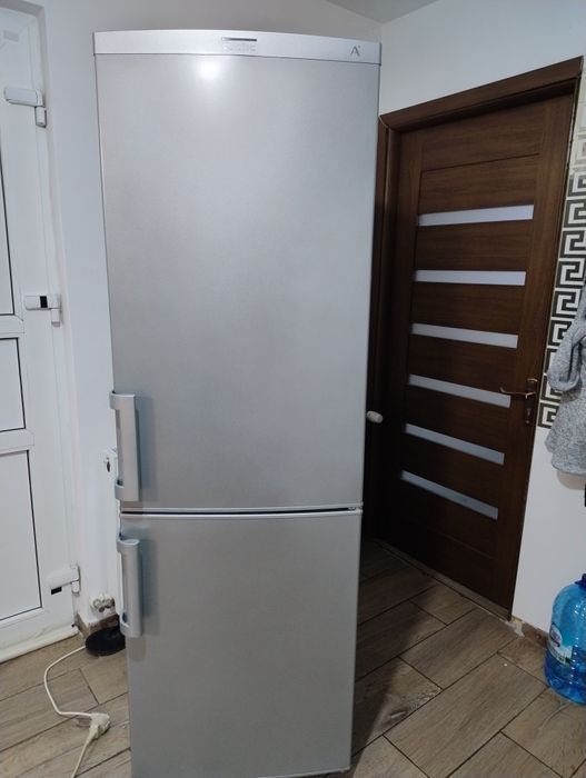 Vând frigider, combina frigorifica arctic