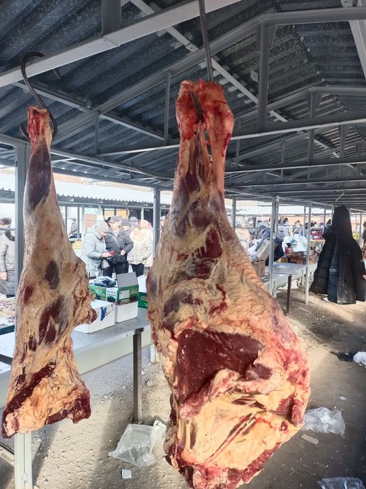 Сиыр еті қои еті бар.