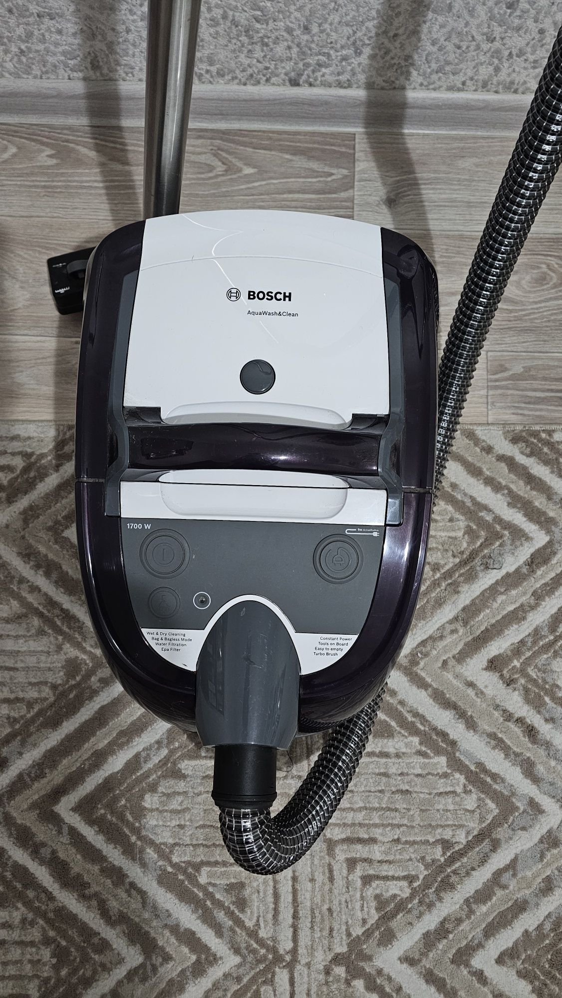 Моющий пылесос Bosch