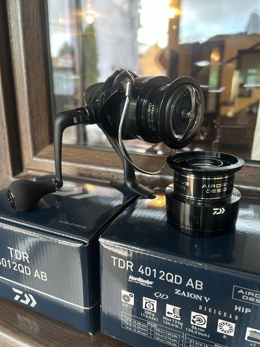 Mulineta DAIWA 24 TDR 4012 qd AB All black edition