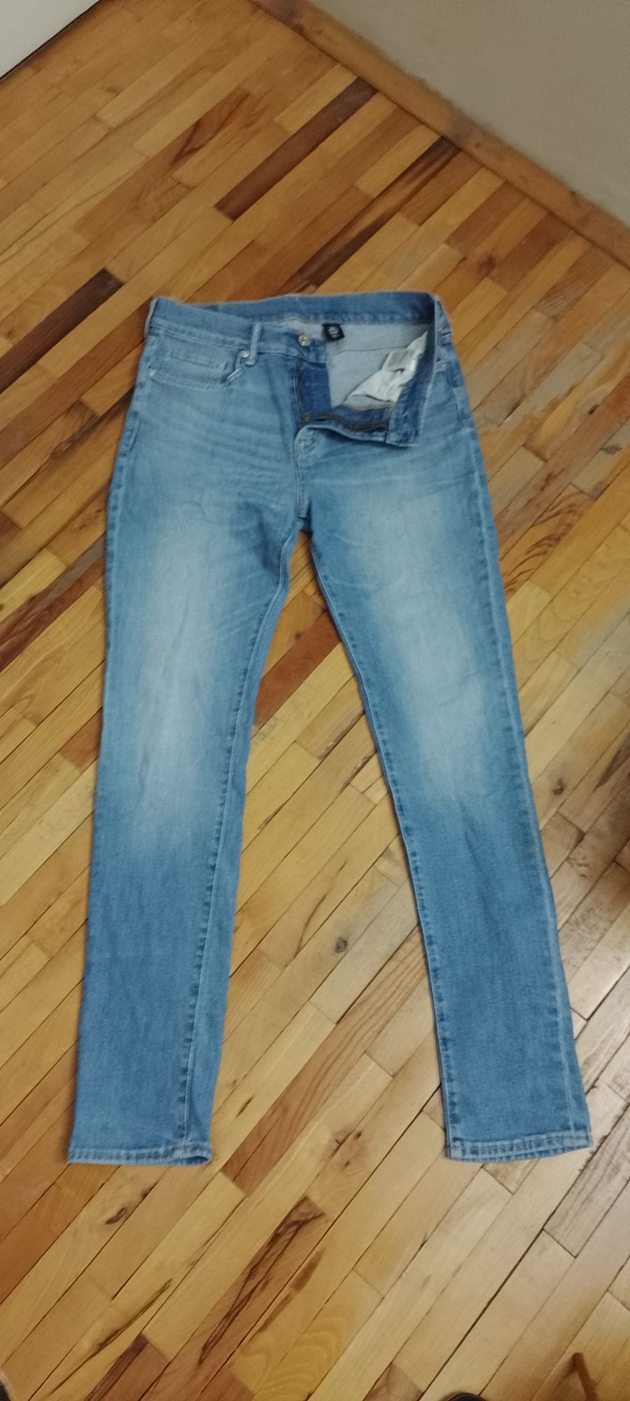 Мъжки дънки H&M .