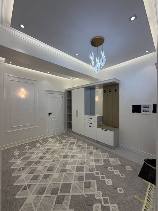 Продаётся 3х комнатная квартира в районе Геофизики рядом с Аэропортом.