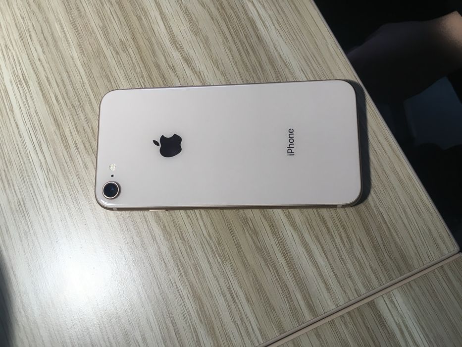 Iphone 8 в хорошем состоянии