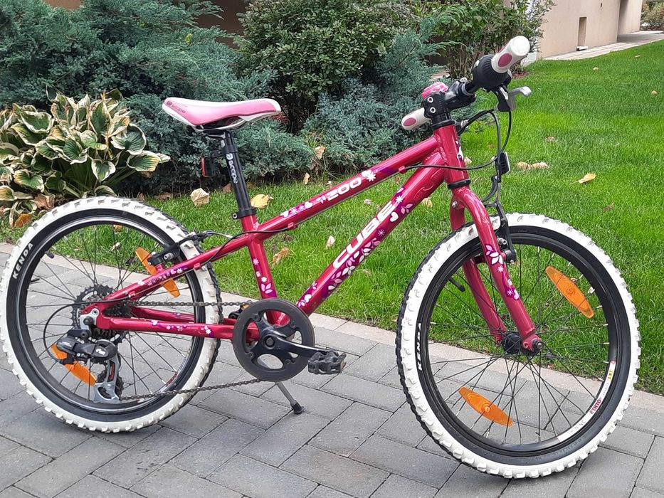 Bicicleta CUBE 200 20" fete