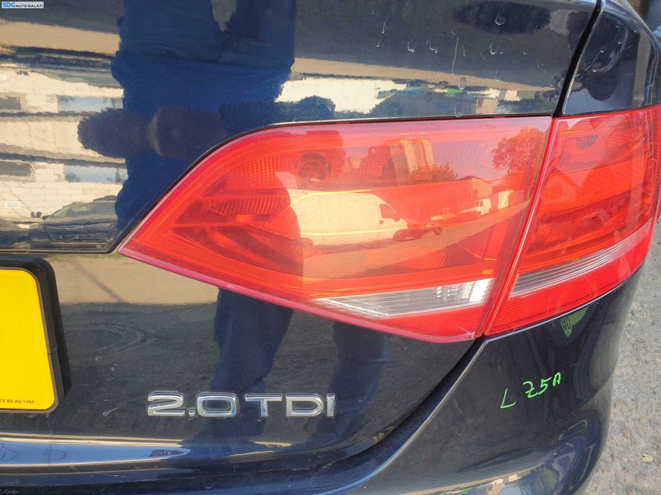 Tripla Stop Lampa Dreapta de pe Haion Hayon Portbagaj Audi A4 B8 Berlina Sedan NFL Non Facelift 2008 - 2012 [K4644]