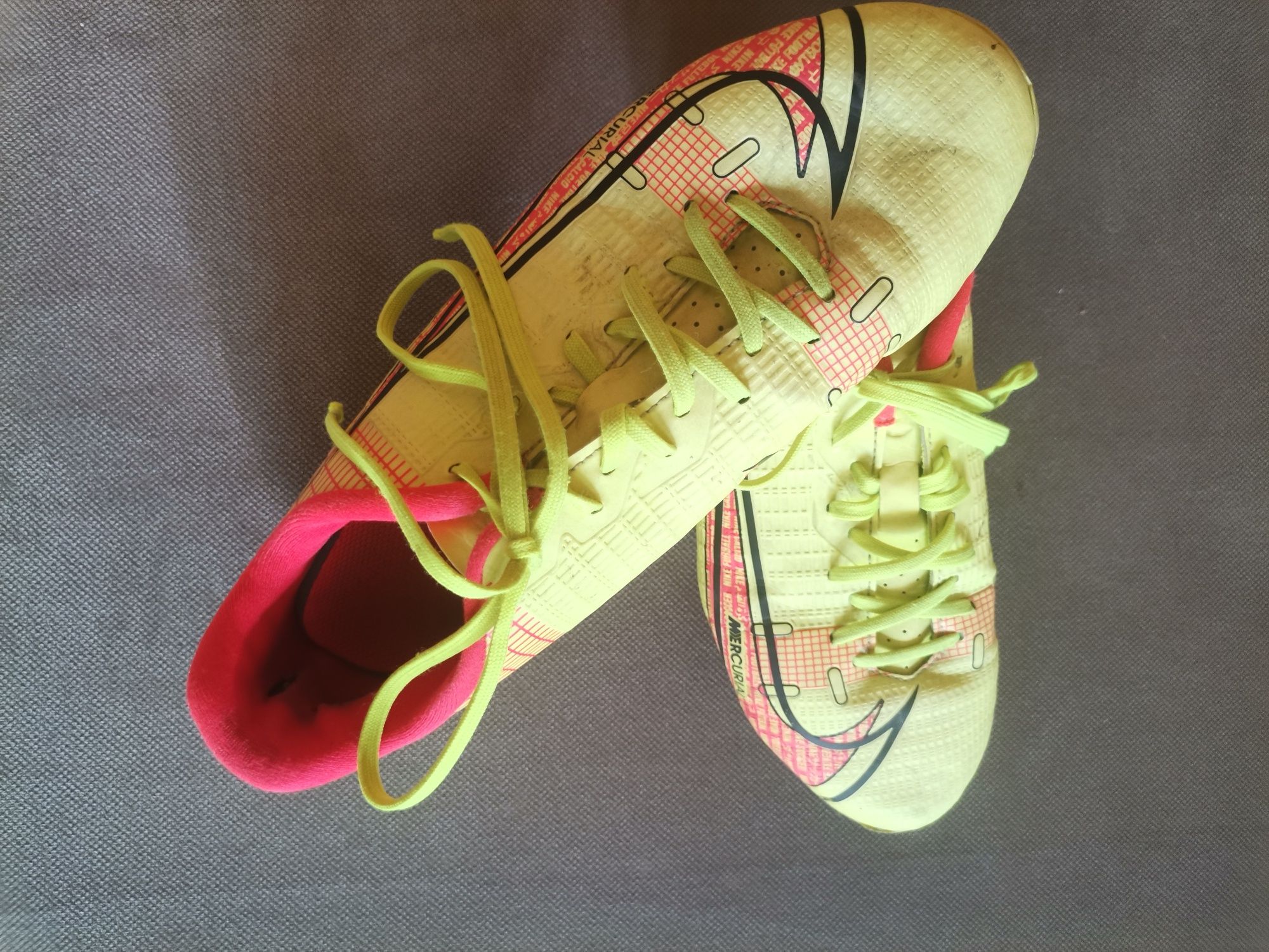 Детски футболни обувки, калеври Nike 36,5 номер