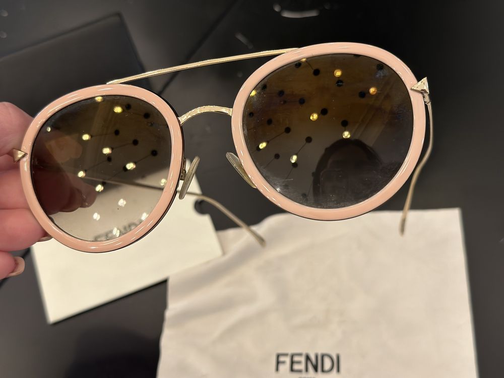 Дамски слънчеви очила fendi