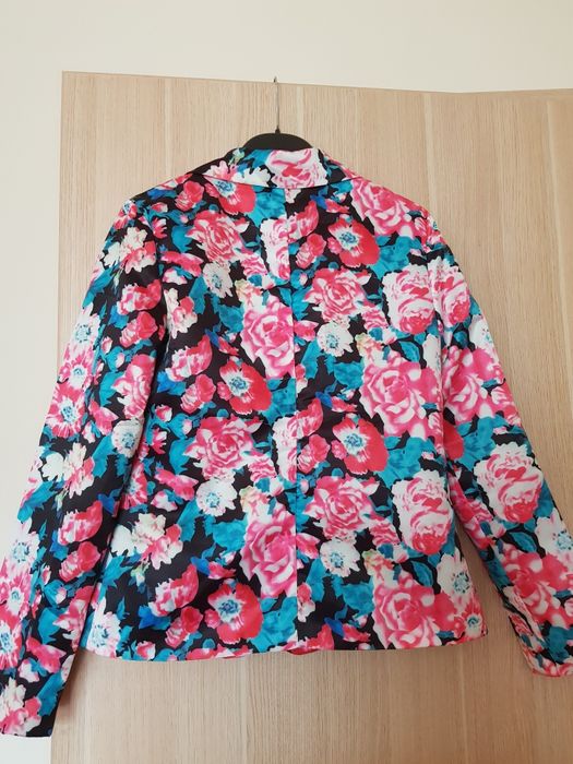 Елегантно    сако