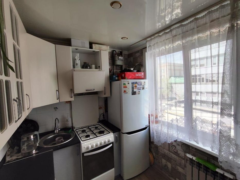 Продам 3 комн квартиру район Достык мола. Улучшеной планировки.