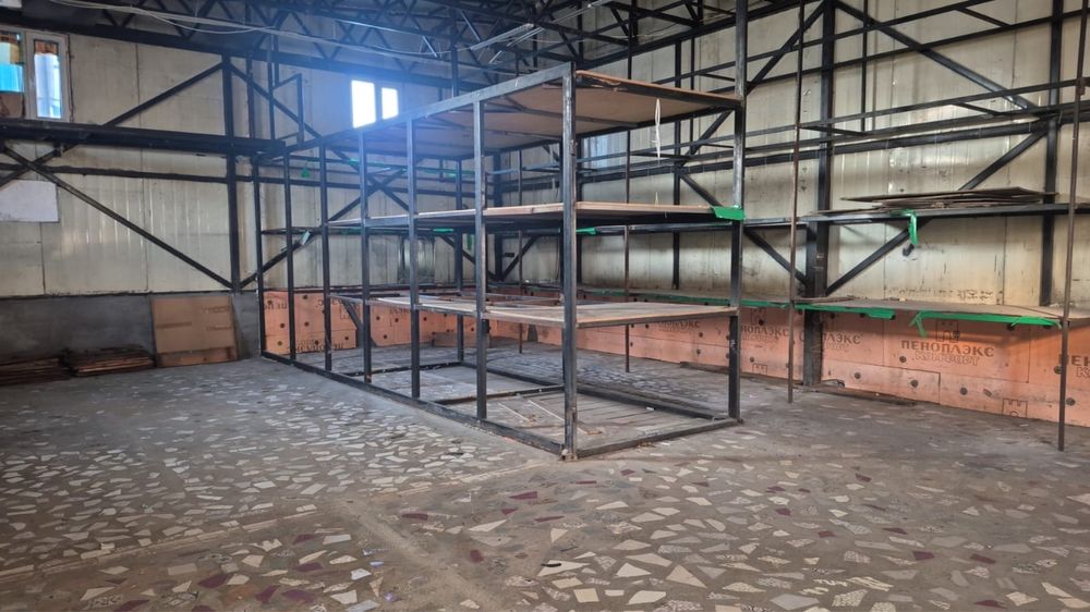 Сдам в аренду помещение 200 кв м вода отопление свет все есть