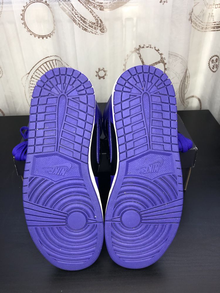 Air Jordan 1 Mid Purple Black