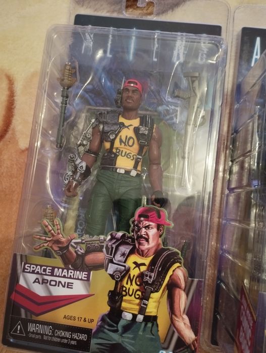 Продавам фигури Neca