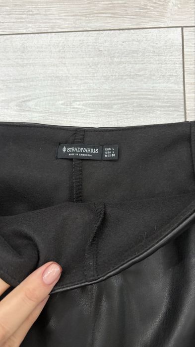 Пола-панталон черен цвят еко кожа