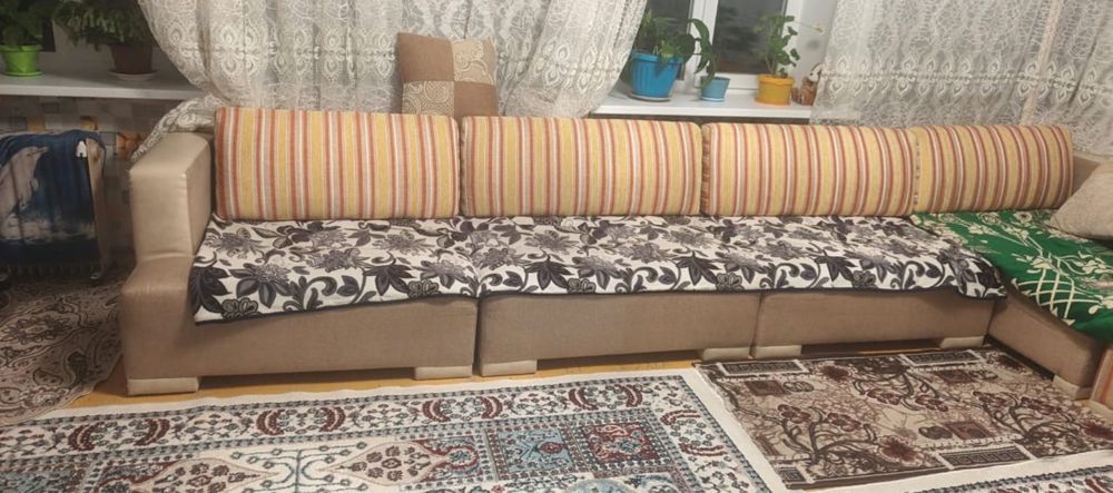 Продам диван  б/у