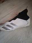 Бутони на Adidas predator
