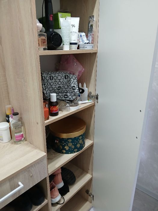 Продаю прхожую мебель