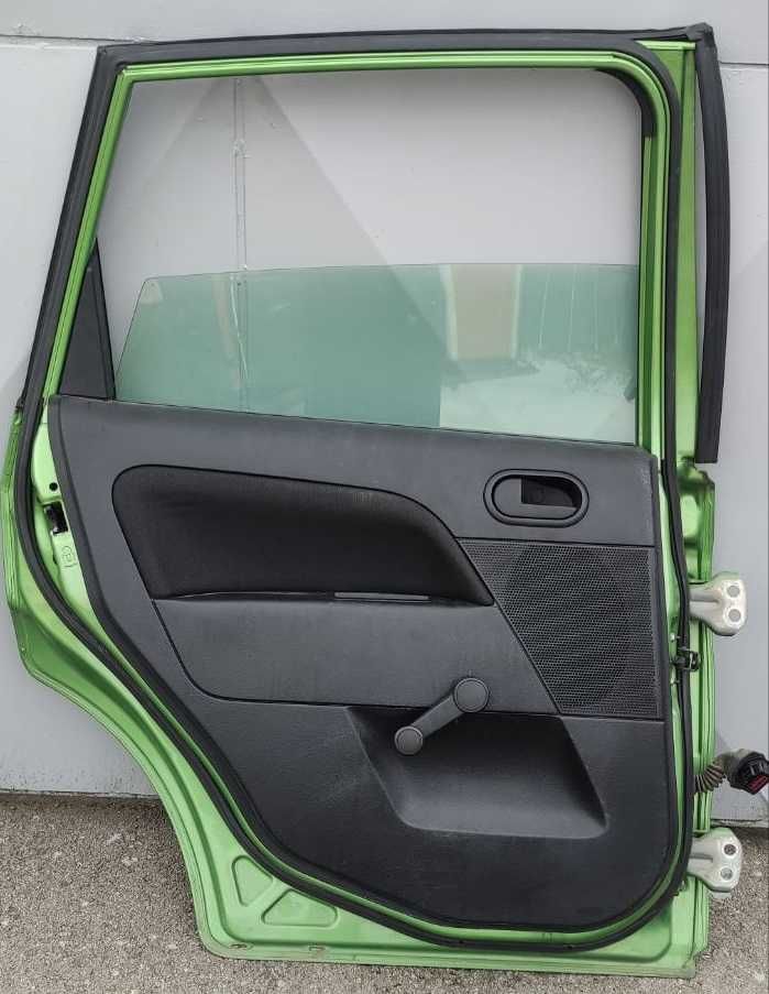 Продавам предна и задна леви врати за Ford Fiesta 2007