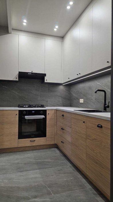 Сдам срочно квартиру Лабзак рядом парк Анхор школа-115 3х-ком 4/9 (Р1)