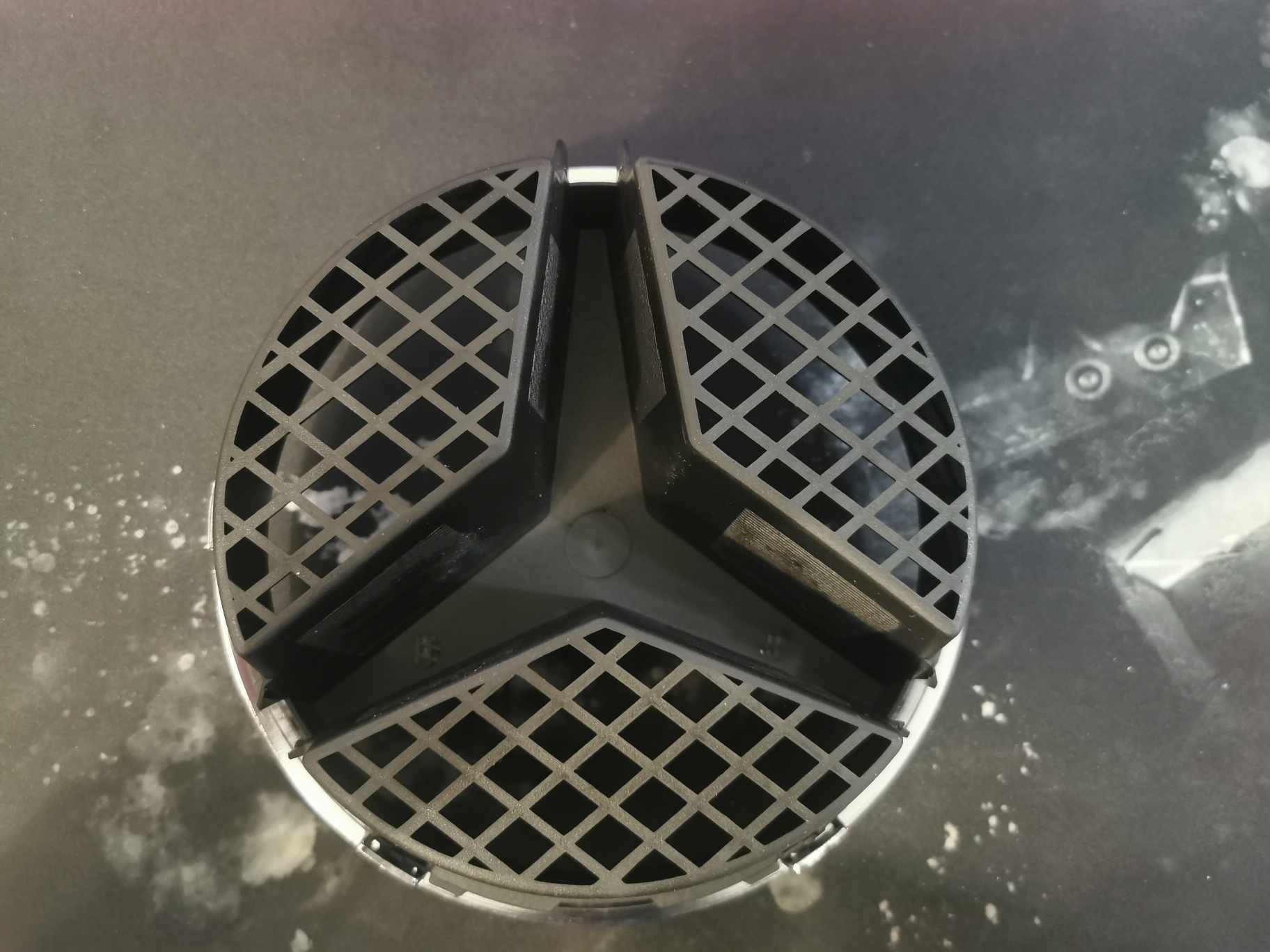 Емблема за решетка на Mercedes