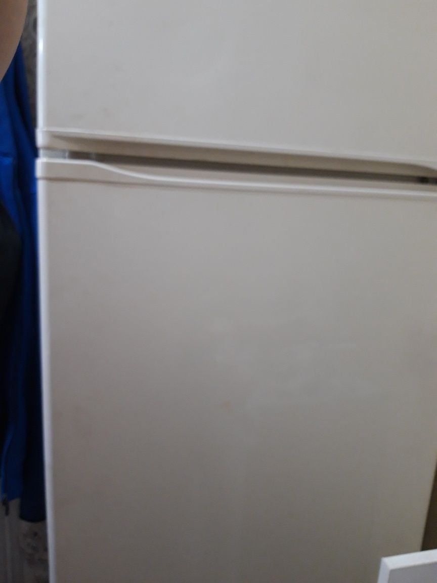 Холодильник сотилади 500000