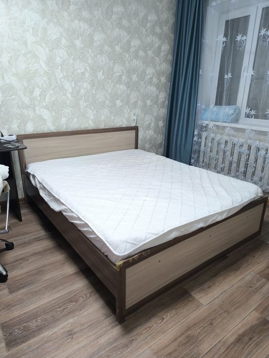 Продам кровать полуторка