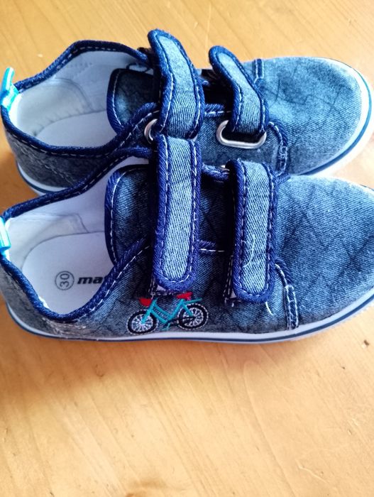 Боти , маратонки и пантофи за момче
