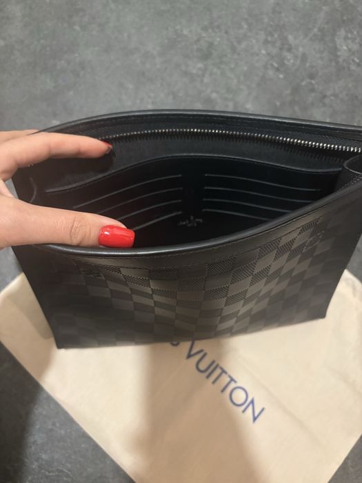 Мъжка чанта клъч Louis Vuitton