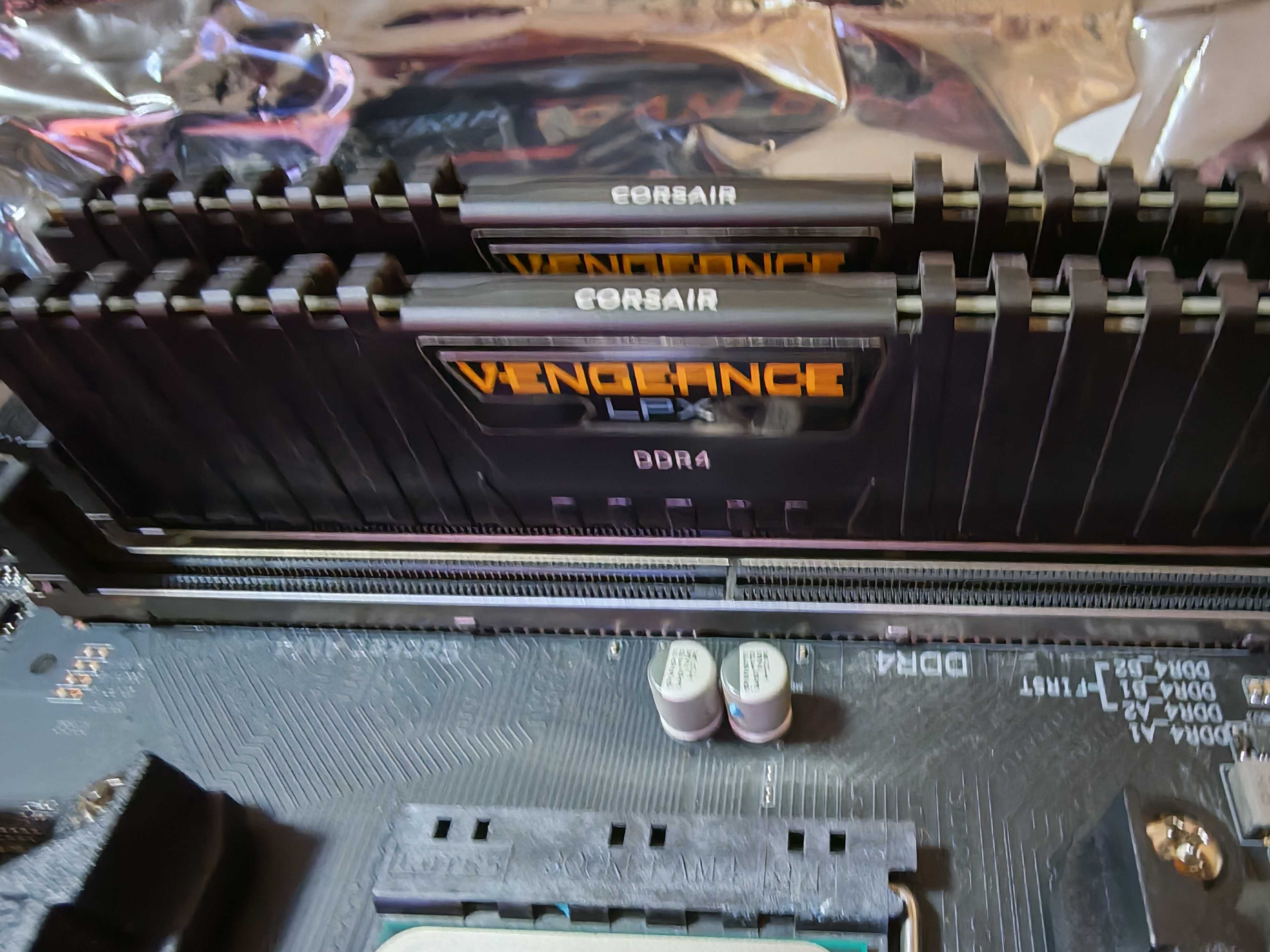 Дъно X570 AORUS ULTRA + Процесор AMD Ryzen 3900X+ Рам 32GB(2x16GB)DDR4