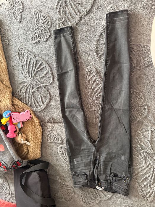 Blugi gri închis mărimea 38