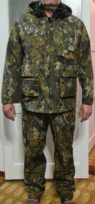 Продам костюм демисезонный 56 размер, цвет Дуб.