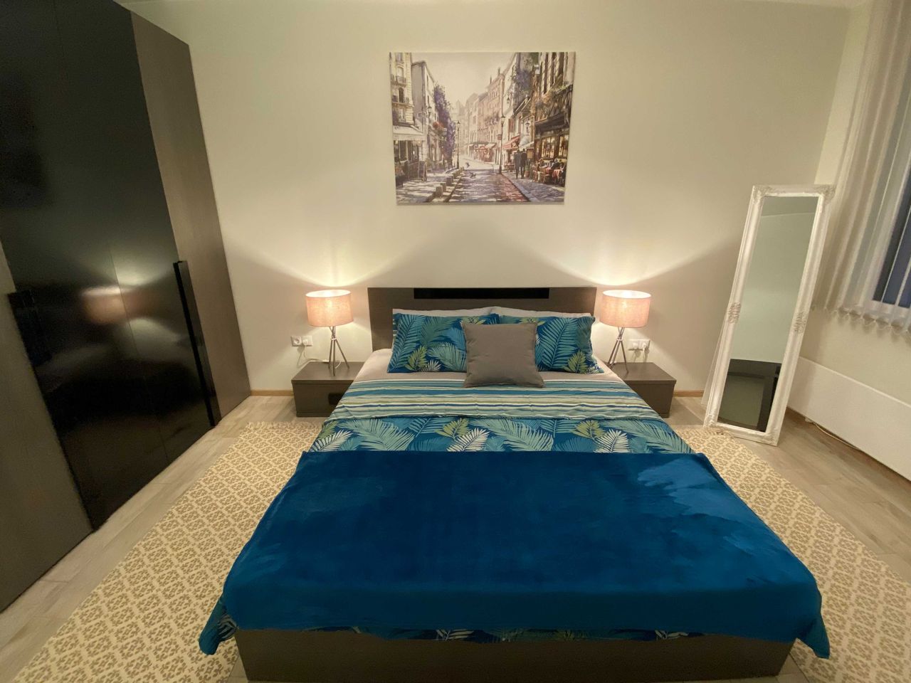 Дава се под наем Двустаен апартамент в Русе, Родина 1 - 60 кв.м за 816 € - Снимка #1